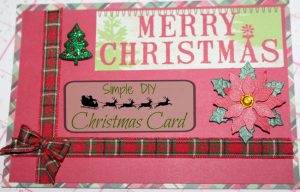 This Simple DIY Christmas Card is so cute! It's really easy to make and only uses basic craft supplies--no die cutting machine needed!