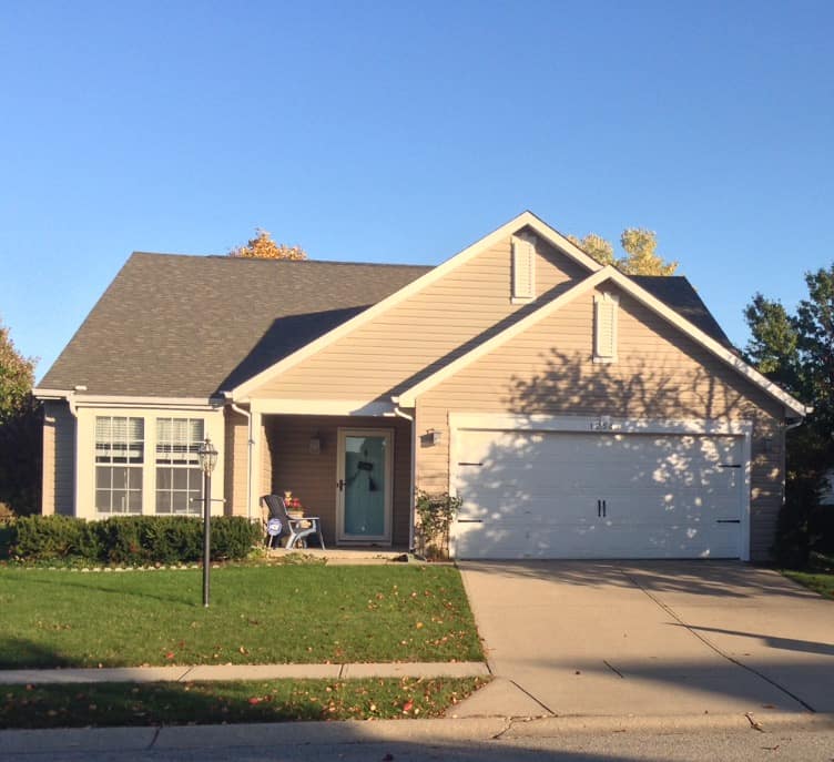 Bex from Butcher's Niche is back and sharing a quick & easy garage update that took the outside of her house from boring to amazing in five easy steps!