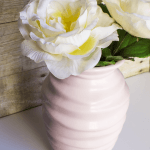 Add a little bit of color and life to an old vase using #decoart chalk paint. It's a great way to add a little bit of color to an otherwise bland space.