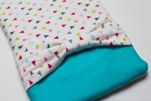 Travel with your electronics in style and learn how to make your very own fabric tablet case with this easy-to-follow tutorial!