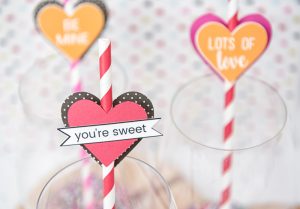 Heart Straw Toppers | Valentine's Day Crafts | Paper Crafts | Silhouette Portrait Crafts | Valentine's Day Tablescape | Holiday Decorations