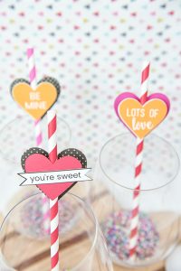 Heart Straw Toppers | Valentine's Day Crafts | Paper Crafts | Silhouette Portrait Crafts | Valentine's Day Tablescape | Holiday Decorations