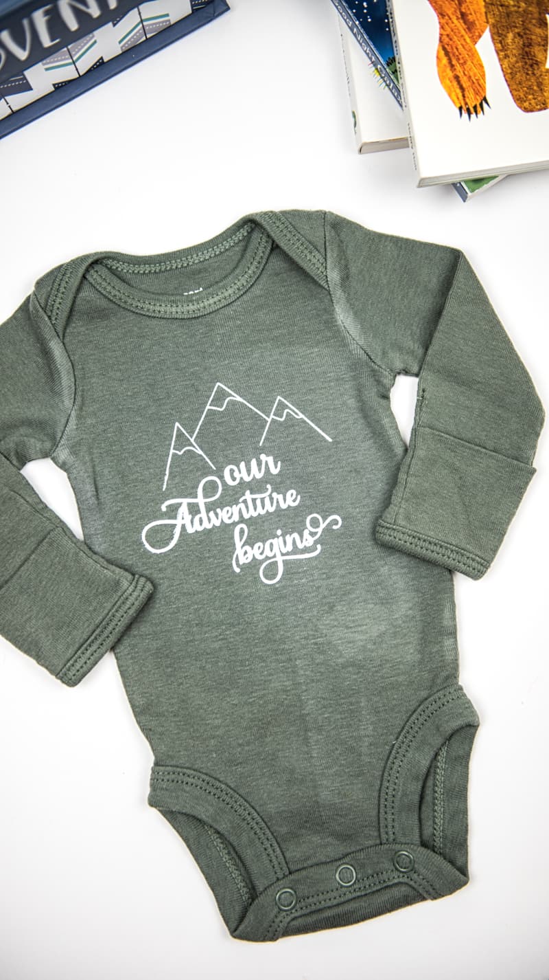 Coming Home Hospital Onesie | Newborn Onesie | Baby Clothes | Vinyl Crafts | Silhouette Cameo | Silhouette Cameo Crafts | Baby Shower Gift