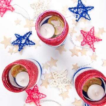 Glitter Patriotic Mason Jars | Mason Jar Crafts | Mason Jar DIY | Mason Jars | Glitter Crafts | Glitter DIY | 4th of July Crafts | Patriotic Crafts | Patriotic DIY