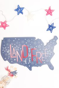 Land of the free decor | 4th of July crafts | 4th of July decor | 4th of July decorations | Silhouette Crafts | Silhouette Vinyl Crafts | Vinyl Crafts | 4th of July Crafts DIY